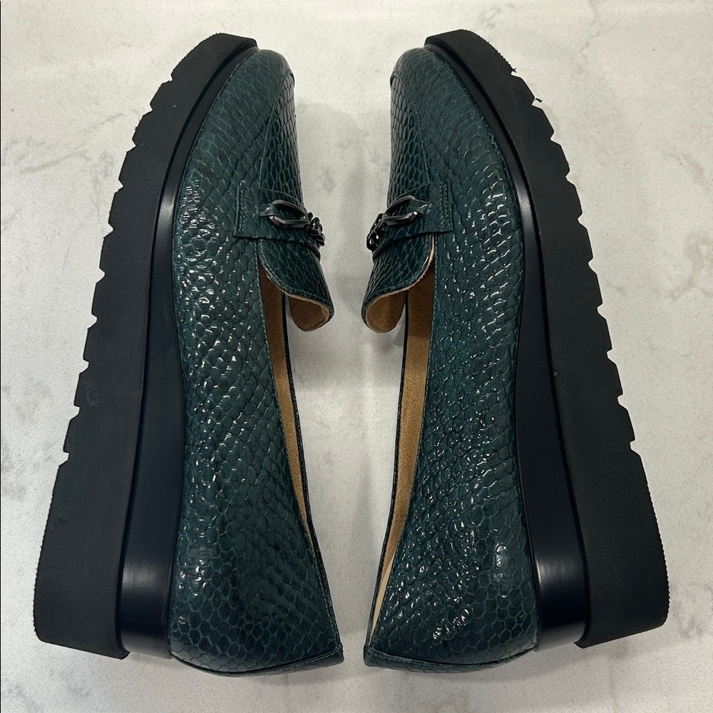 Naturalizer September Loafers with Chain Accent Crocodile Embossed Green 10 - Picture 9 of 16